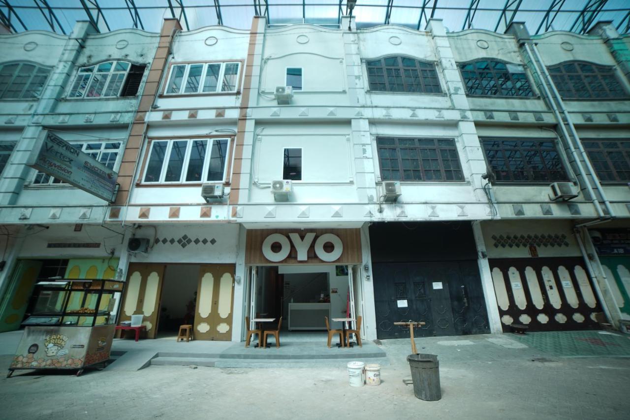 Oyo 90830 Multatuli Guest House 메단 외부 사진