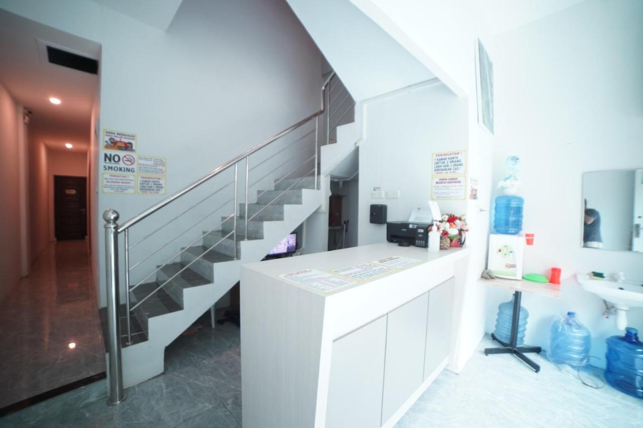 Oyo 90830 Multatuli Guest House 메단 외부 사진