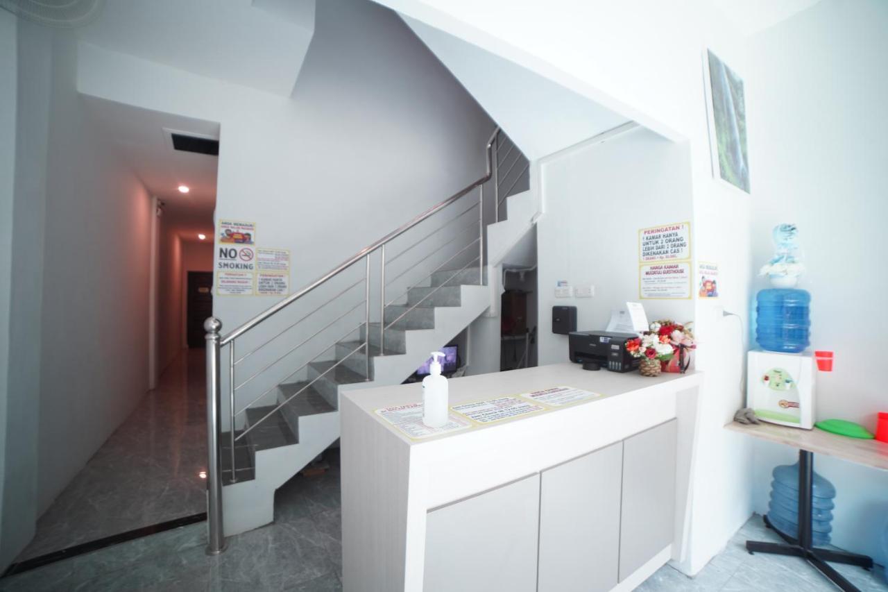 Oyo 90830 Multatuli Guest House 메단 외부 사진