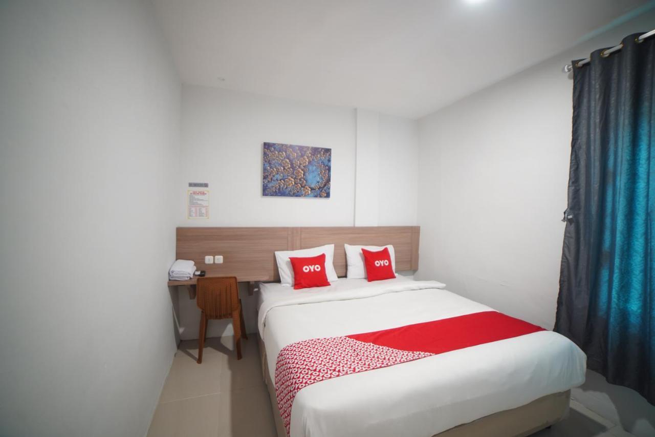 Oyo 90830 Multatuli Guest House 메단 외부 사진