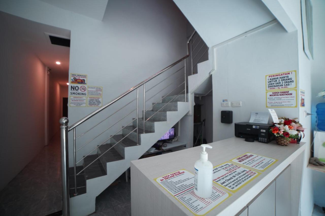 Oyo 90830 Multatuli Guest House 메단 외부 사진