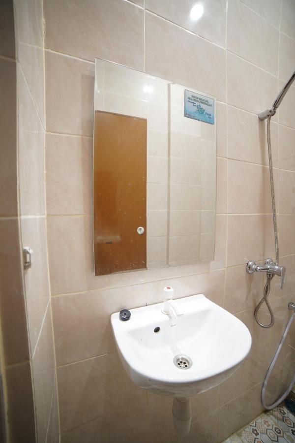 Oyo 90830 Multatuli Guest House 메단 외부 사진