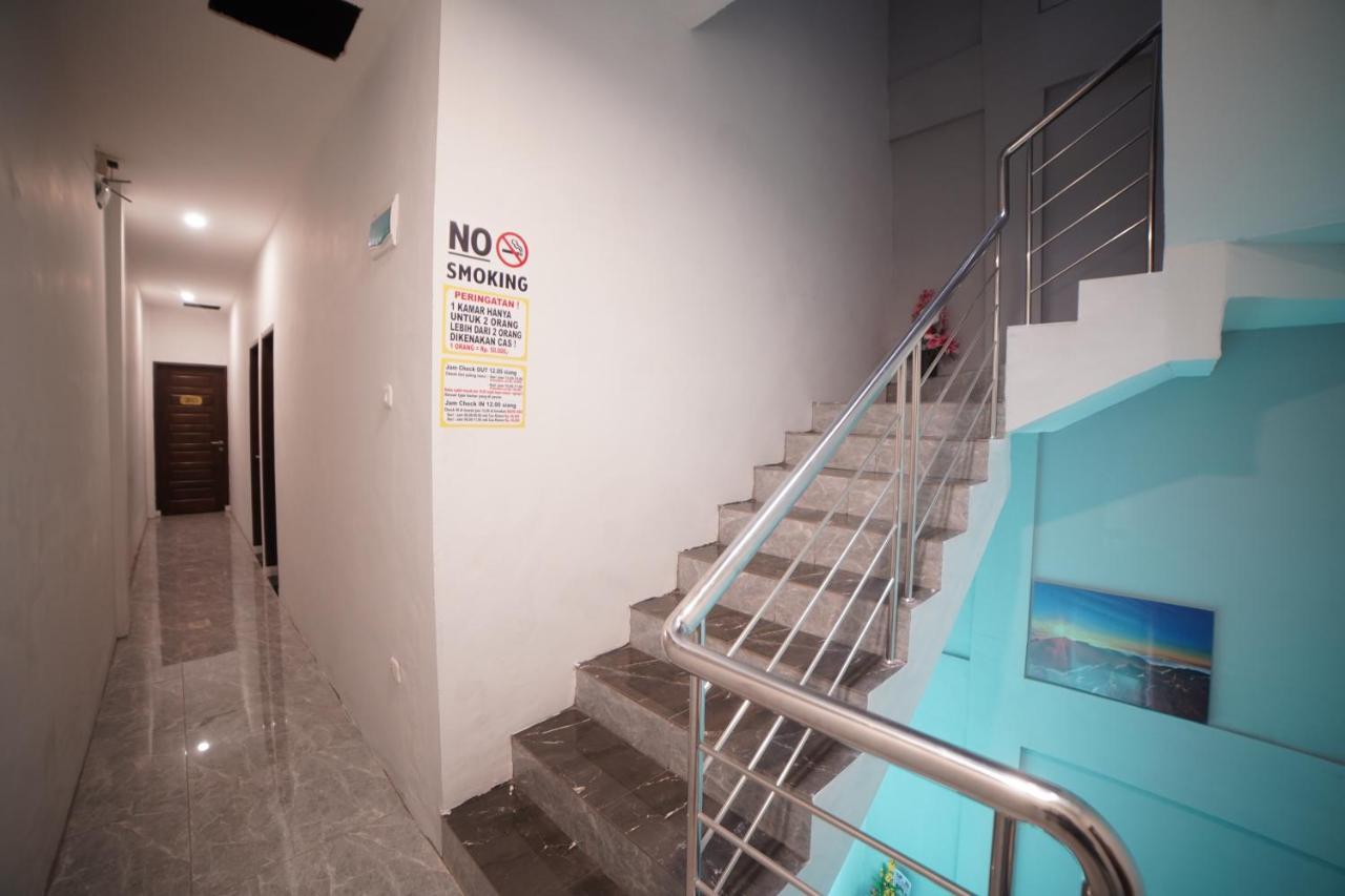 Oyo 90830 Multatuli Guest House 메단 외부 사진
